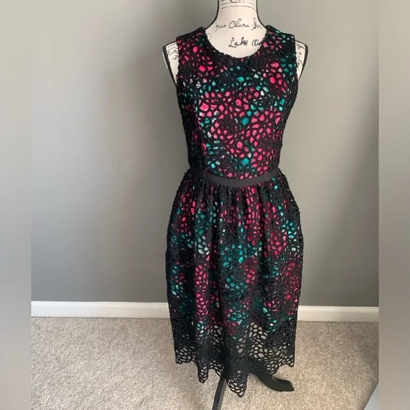 Sz 4 Anthropologie dress. Black crochet overlay- green & pink pattern underlay - Picture 3 of 7